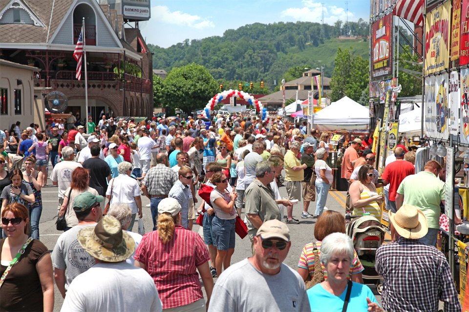 Bloomin' Barbeque and Bluegrass 2015 in Sevierville