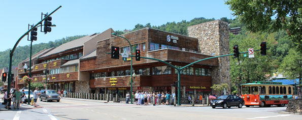 Gatlinburg and Pigeon Forge Shopping: Our Favorite Spots