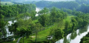 River Islands Golf Club in Kodak on the French Broad River