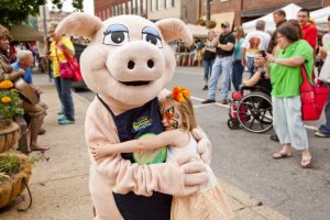 Images courtesy of Bloomin' BBQ &amp; Bluegrass Festival