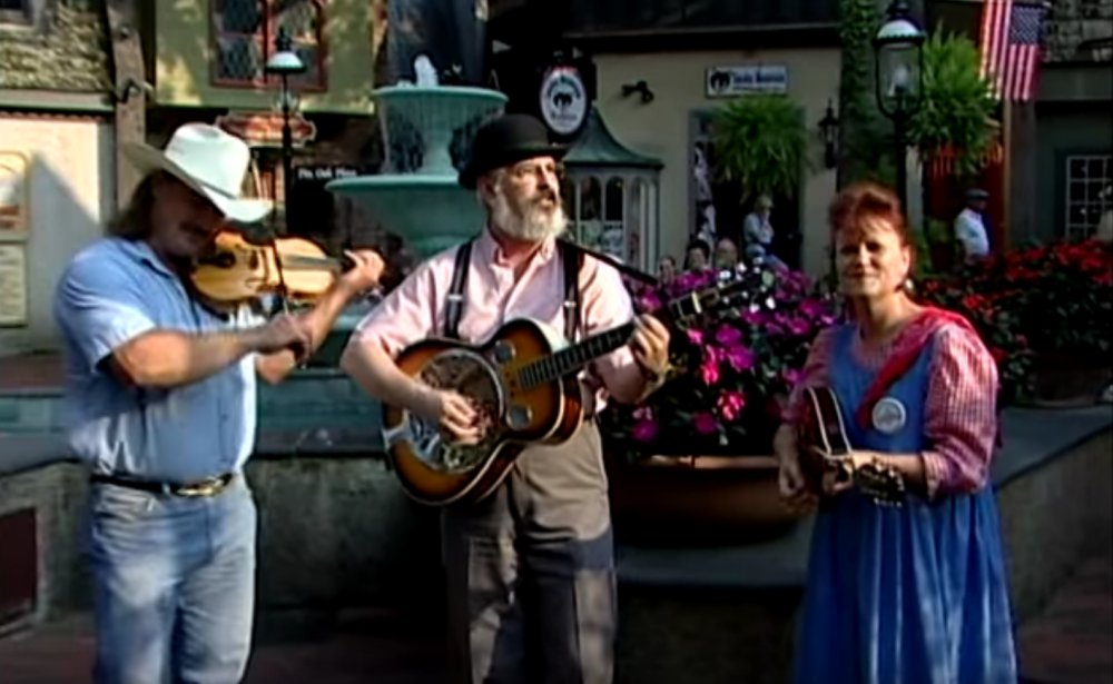 Tunes and Tales: Music and Performance on the Streets of Gatlinburg