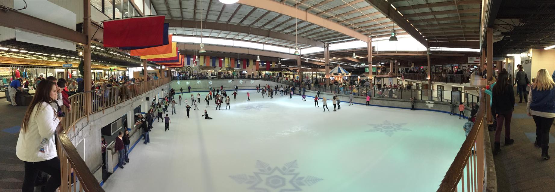 Ober Gatlinburg Ice Skating Rink: Cool Year Round