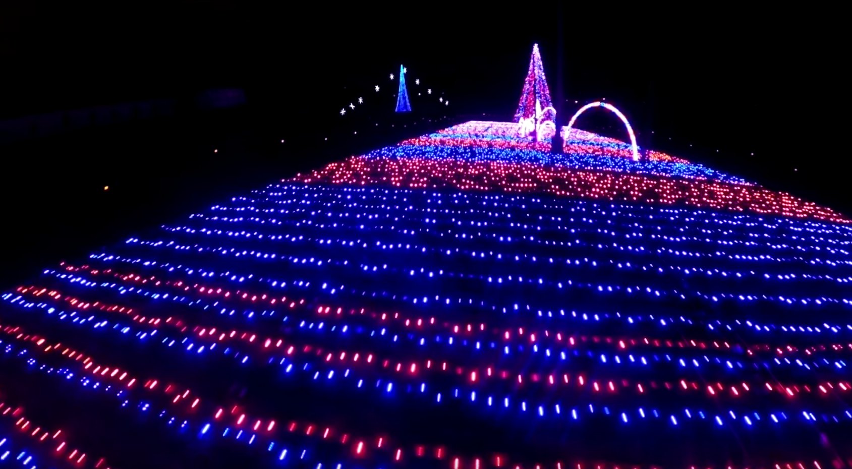 Shadrack's Christmas Wonderland is a Drive-Through Light Show