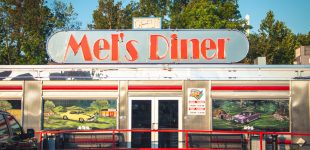 Mel’s Classic Diner in Pigeon Forge: Back to the Fifties