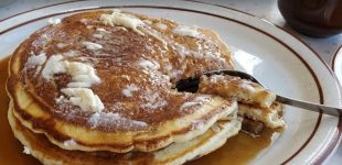 The Atrium in Gatlinburg: A Family-Style Diner Serving Up a Breakfast Feast