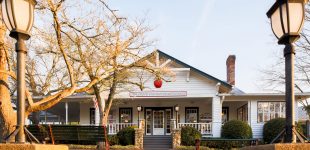 Applewood Farmhouse Restaurant & Farmhouse Grill